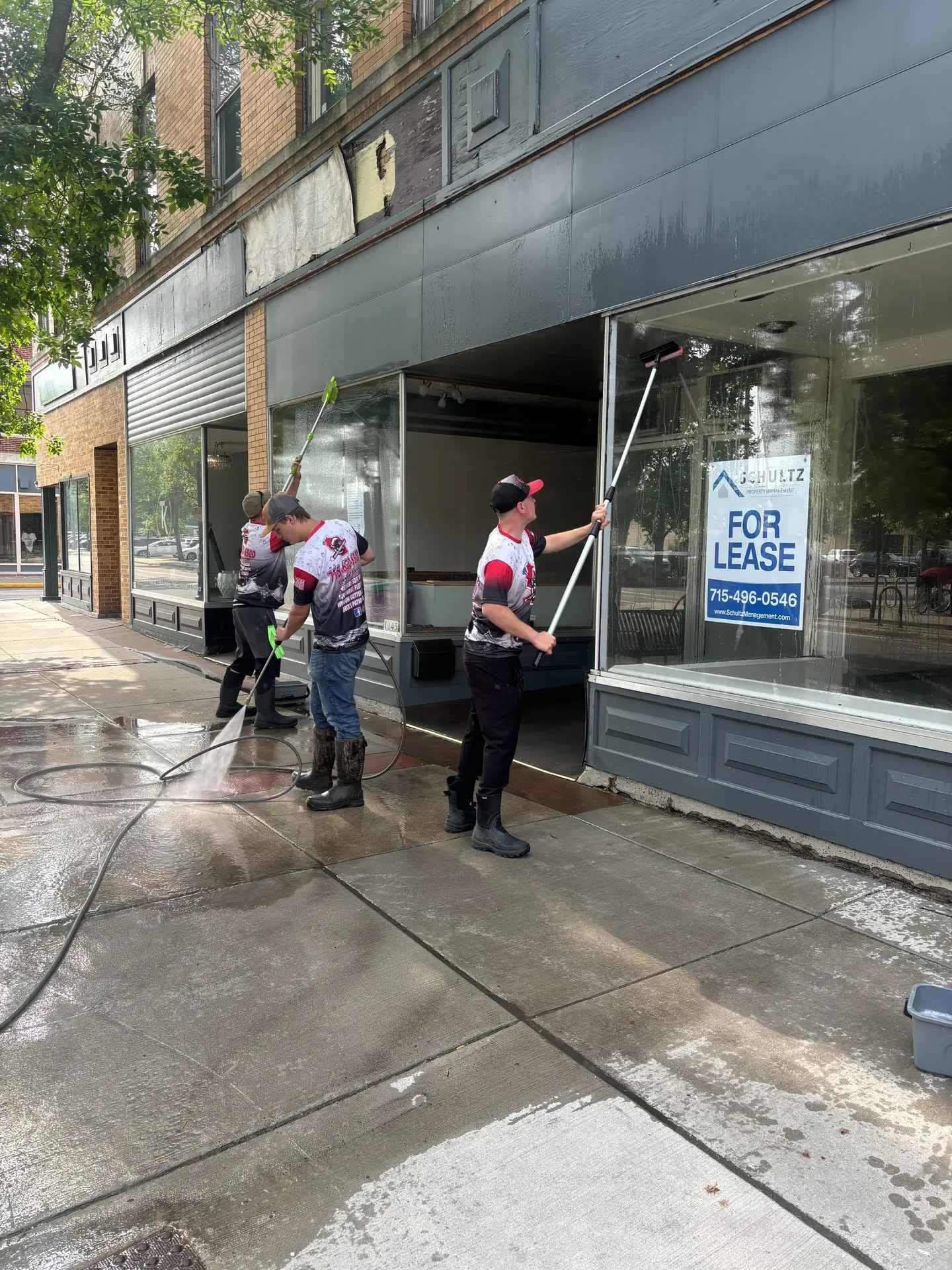 Badger Mobile Wash commercial window and exterior cleaning crew